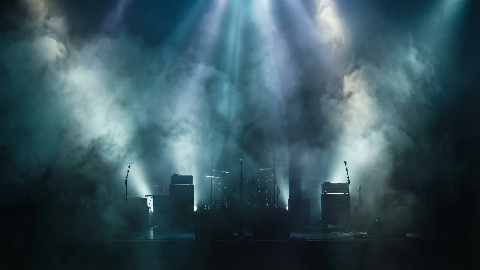 Mørk koncertscene på Lygten Station